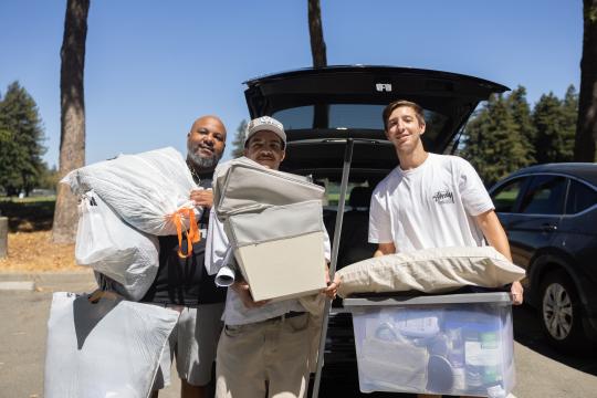 People moving into dorm